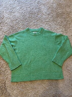 Medium American Eagle Green Crewneck Women's Sweater - Classic Cozy Knit